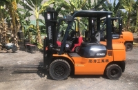Giá thuê xe nâng dầu toyota 2.5 tấn Bình Dương