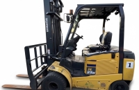 Xe nâng Komatsu của nước nào