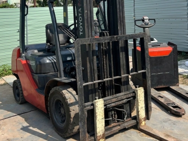 bộ dịch càng xe nâng là gì