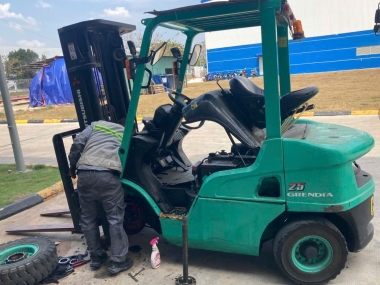 Khi nào cần sửa thắng xe nâng