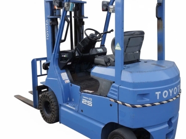 Sửa Xe Nâng Điện Toyota 2.5 Tấn Bình Dương Uy Tín, Giá Rẻ