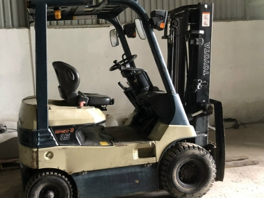 Xe nâng khu công nghiệp Việt Hương