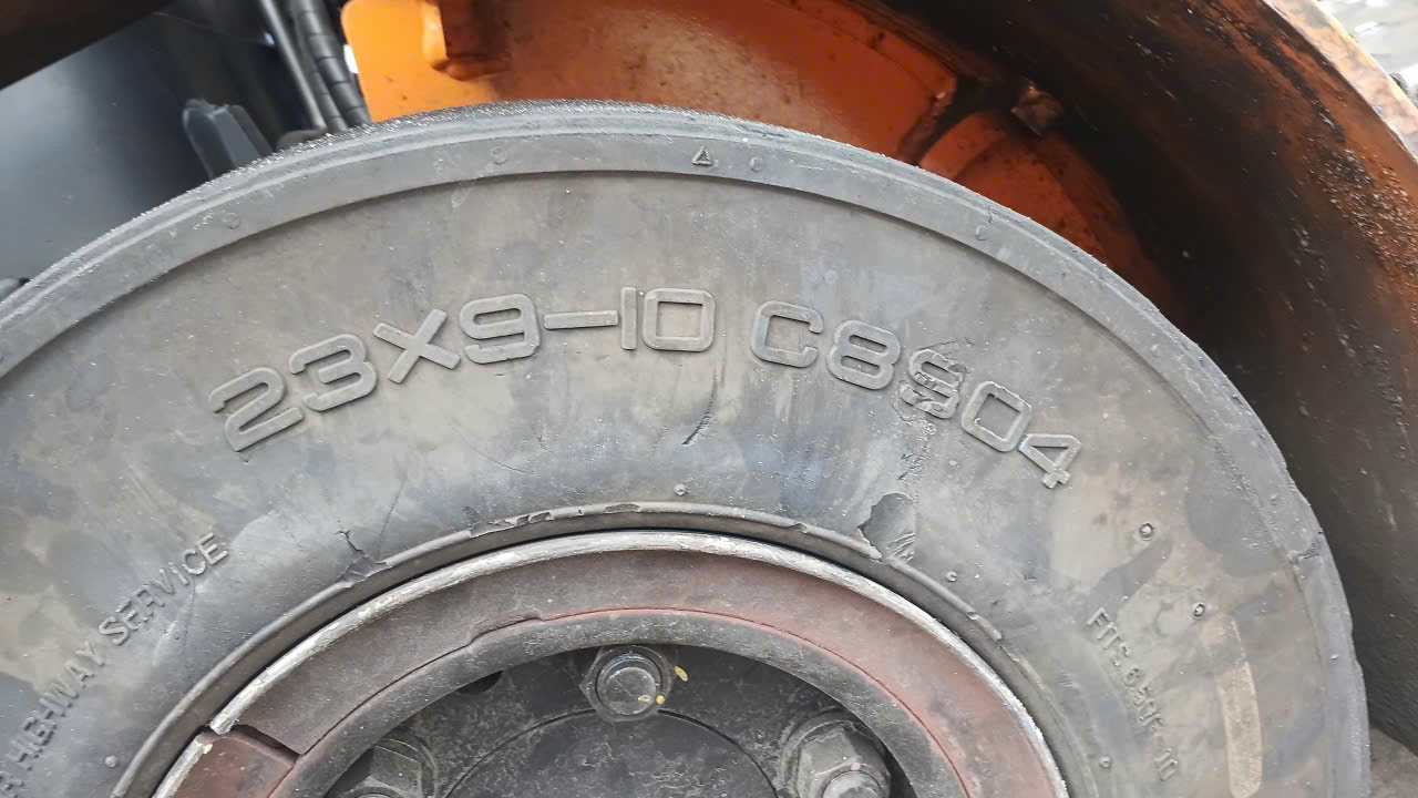 Lốp xe nâng 23x9-10