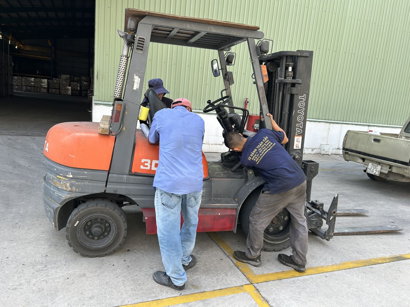 Sửa xe nâng khu công nghiệp Bàu Bàng
