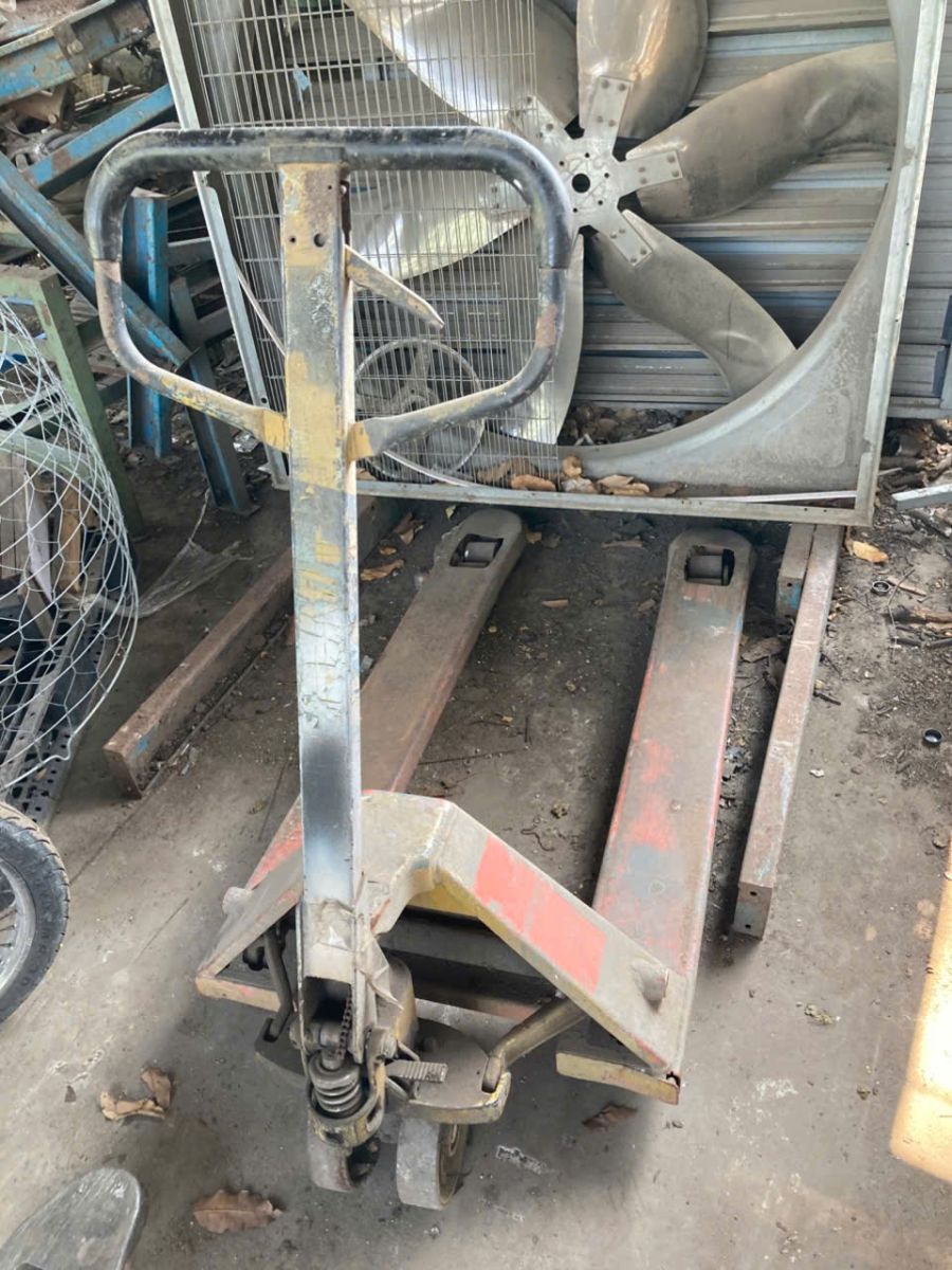 sửa xe nâng tay