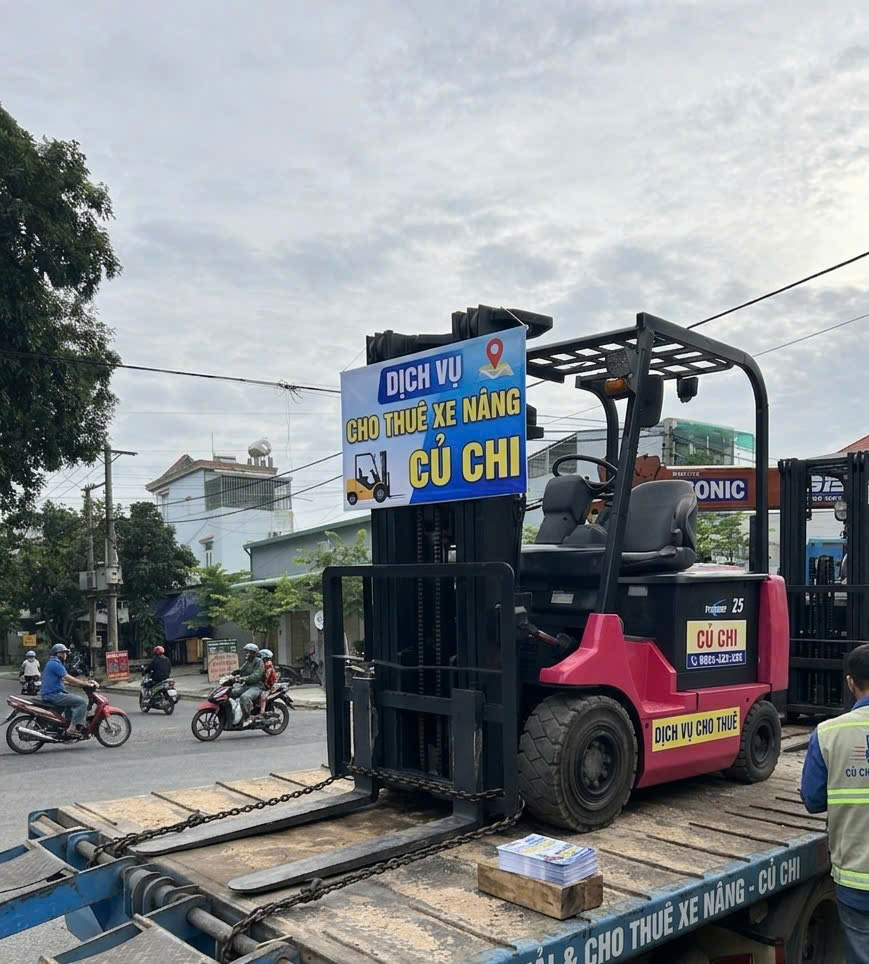 bàn giao xe nâng tại KCN Đông Nam