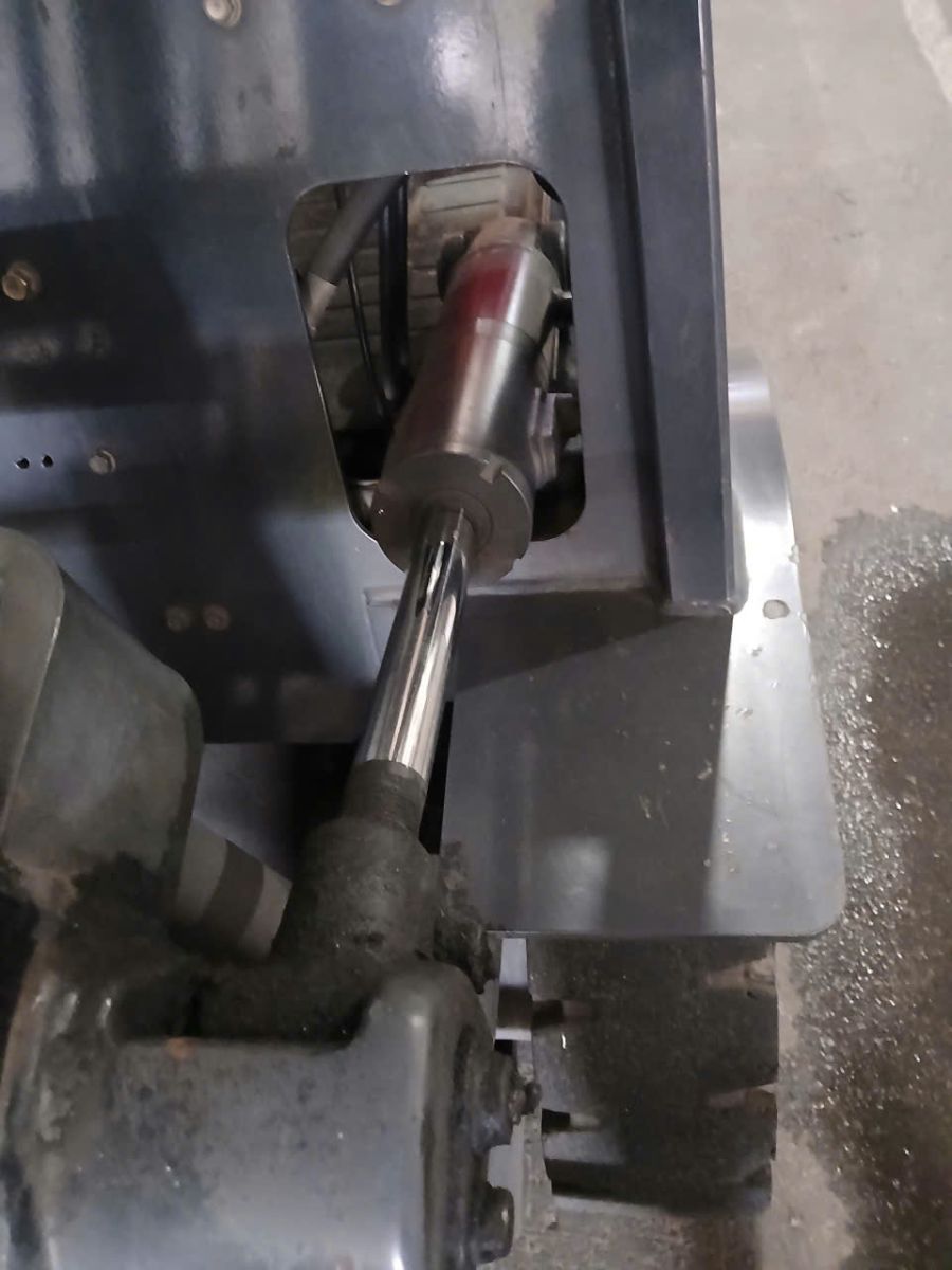 xe nâng bị tụt ty