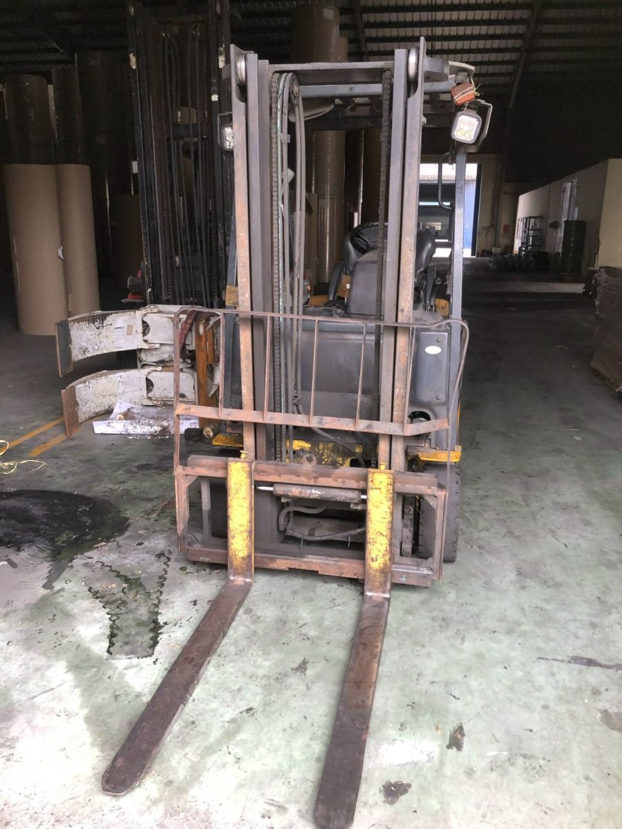 Xe nâng có chức năng dịch giá