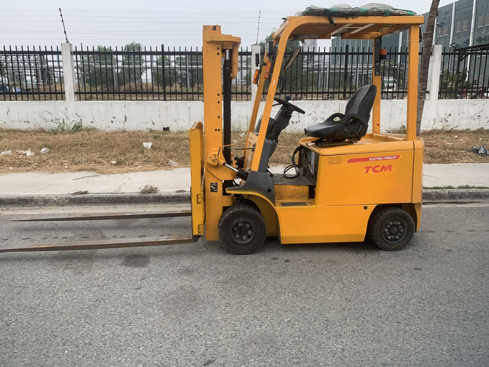 Xe nâng khu công nghiệp Mỹ Phước