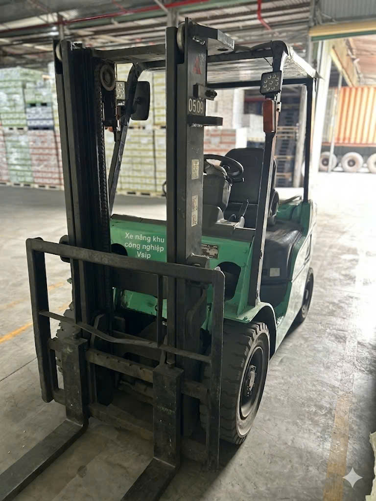 Xe nâng khu công nghiệp VSIP