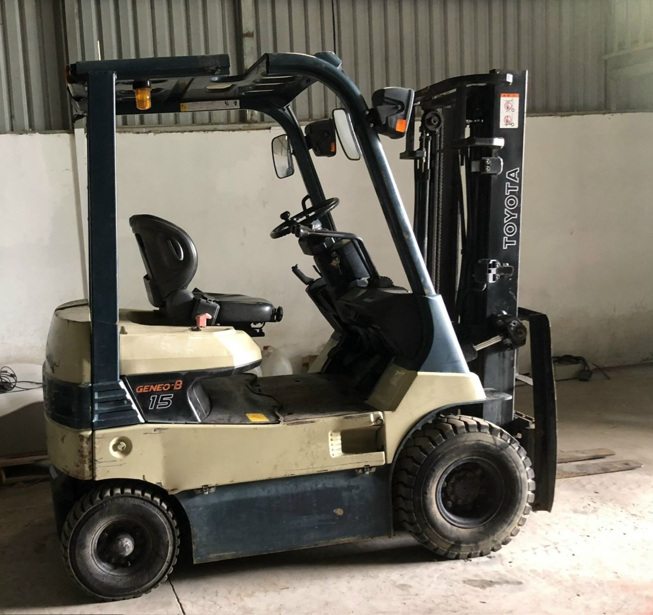 Xe nâng khu công nghiệp Việt Hương