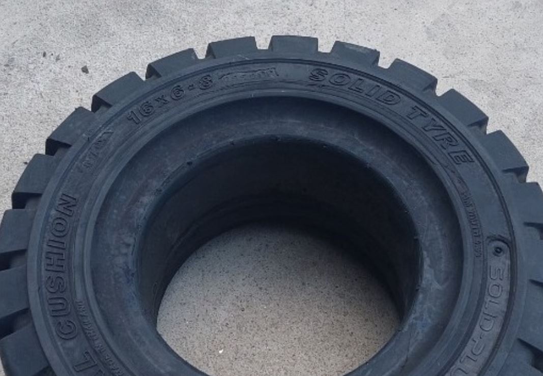 Lốp đặc xe nâng 16x6-8
