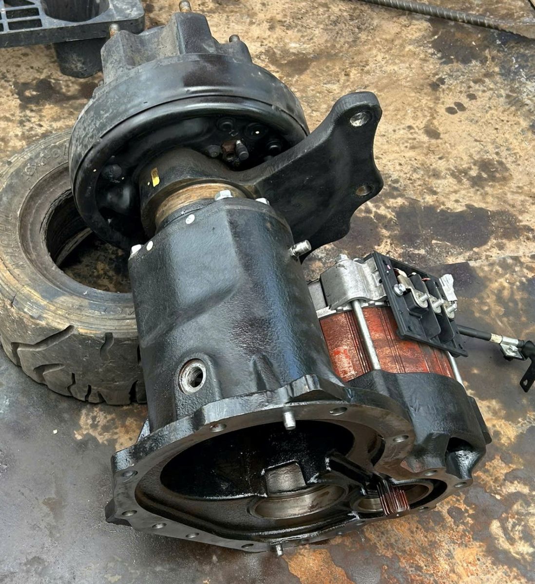 Sửa Cầu Xe Nâng Điện Toyota Tại TP.HCM