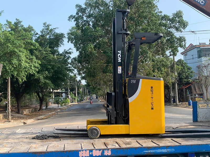 xe nâng điện đứng lái TCM 1.4 tấn