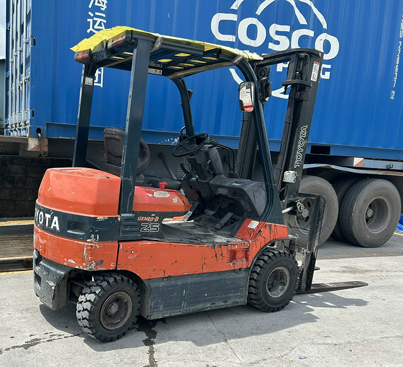 thuê xe nâng điện ngồi lái 2.5 tấn