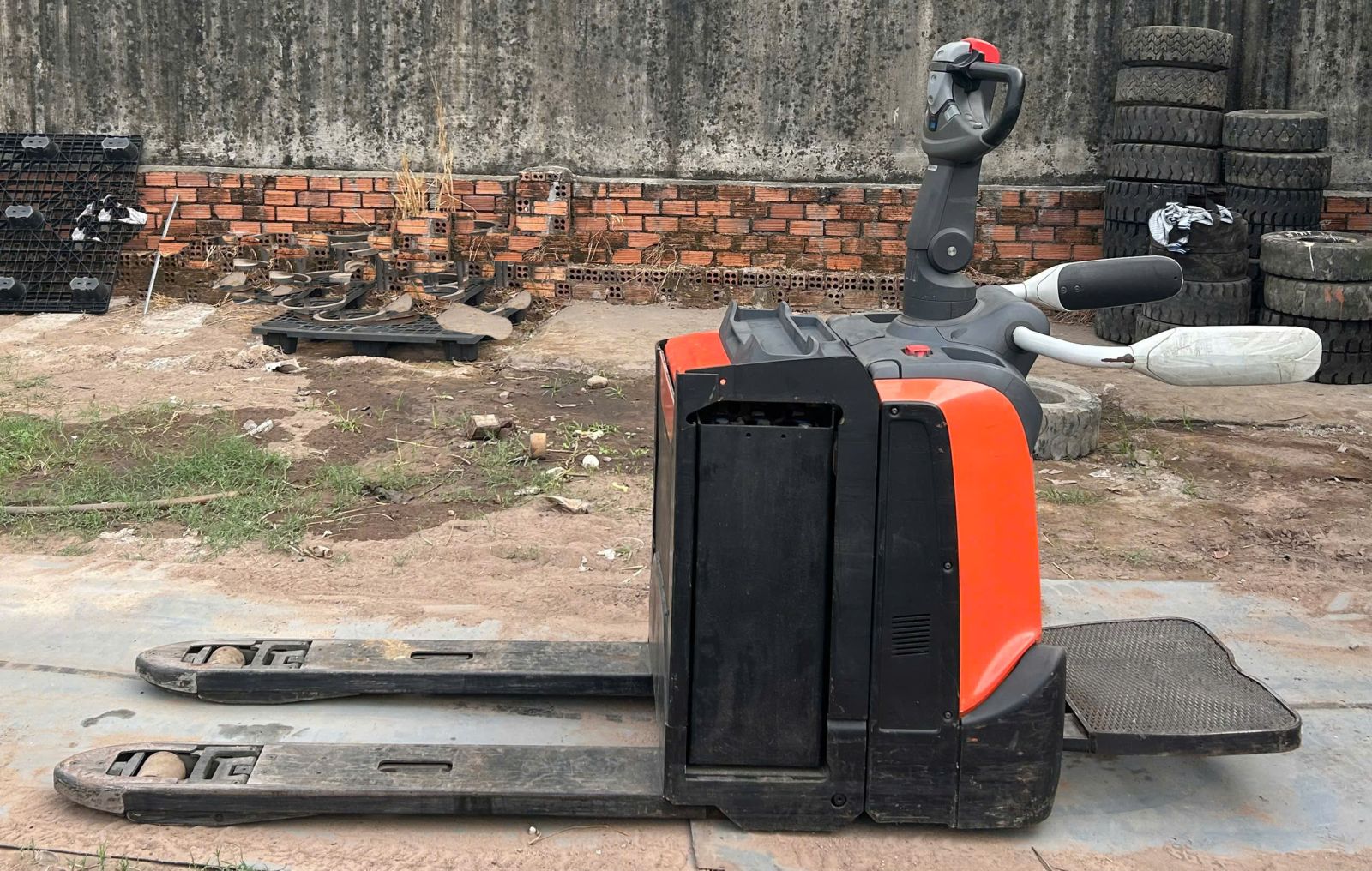 Xe Nâng BT Electric Pallet Truck