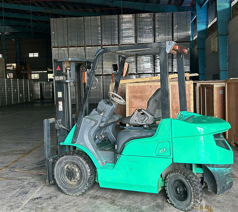xe nâng dầu mitsubishi 2.5 tấn