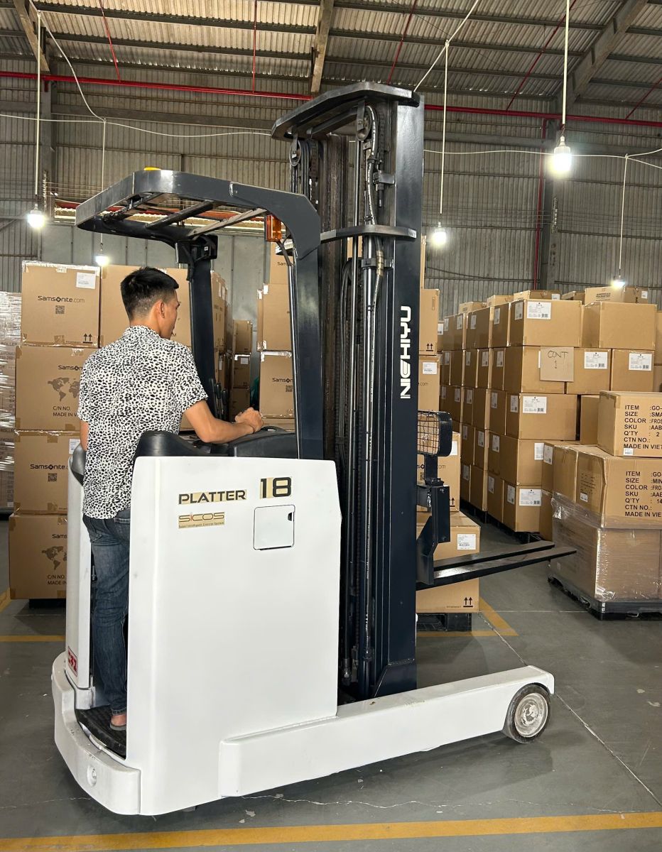 Xe Nâng Điện Đứng Lái 6m