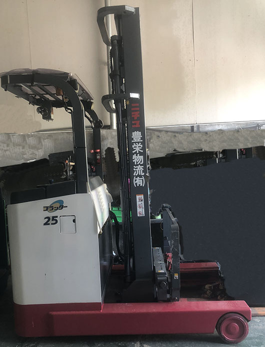 xe nâng điện đứng lái 2.5 tấn