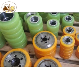 BÁNH PU XE NÂNG ĐIỆN ĐỨNG LÁI