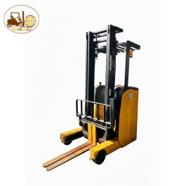 XE NÂNG ĐIỆN ĐỨNG LÁI KOMATSU 1 TẤN 