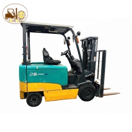 XE NÂNG ĐIỆN KOMATSU 2.5 TẤN -11