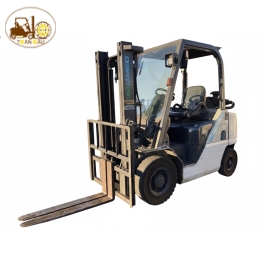 XE NÂNG DẦU UNICARRIERS 2.5 TẤN
