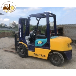XE NÂNG DẦU KOMATSU 2.5 TẤN