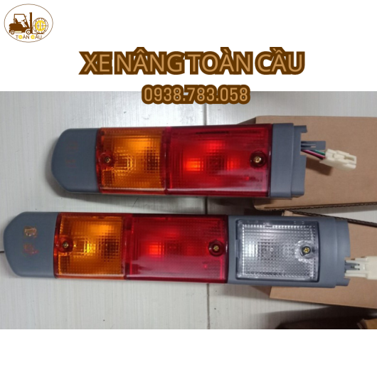 Đèn xi nhan sau xe nâng Toyota 7FD