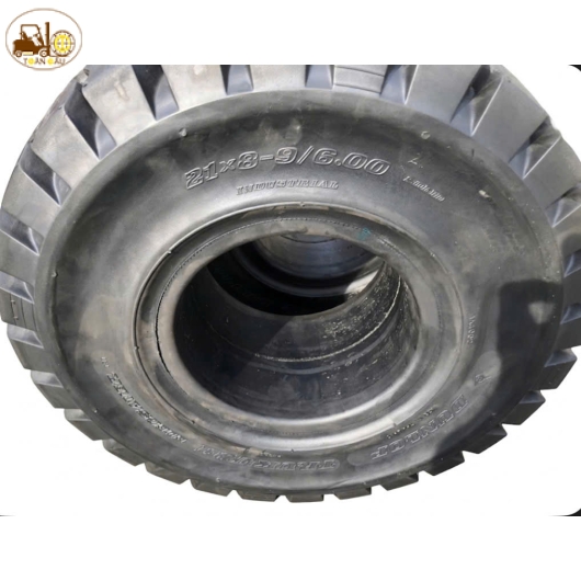 Lốp Đặc Xe Nâng 21x8-9: Giải Pháp Bền Bỉ Cho Hiệu Suất Cao