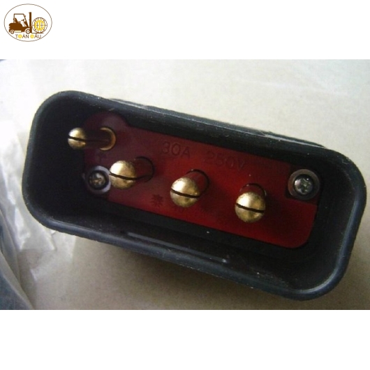 GIẮC SẠC XE NÂNG 30A-250V