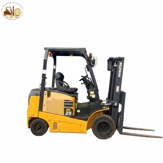XE NÂNG ĐIỆN KOMATSU 2.5 TẤN FE