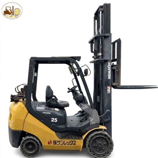 XE NÂNG XĂNG GAS KOMATSU 2.5 TẤN