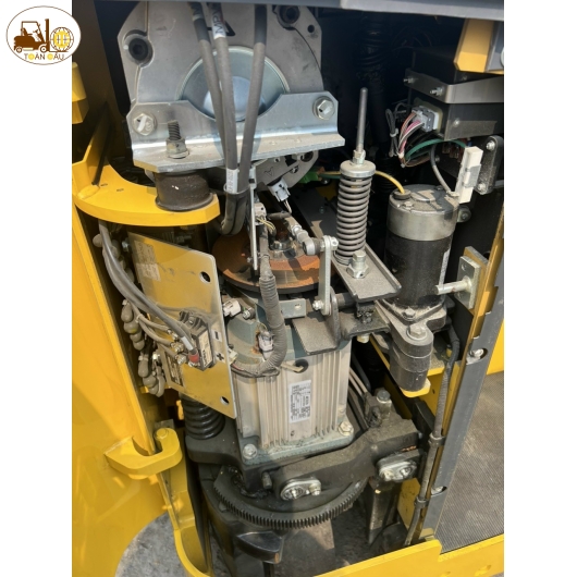 XE NÂNG ĐIỆN ĐỨNG LÁI KOMATSU 1.5 TẤN 